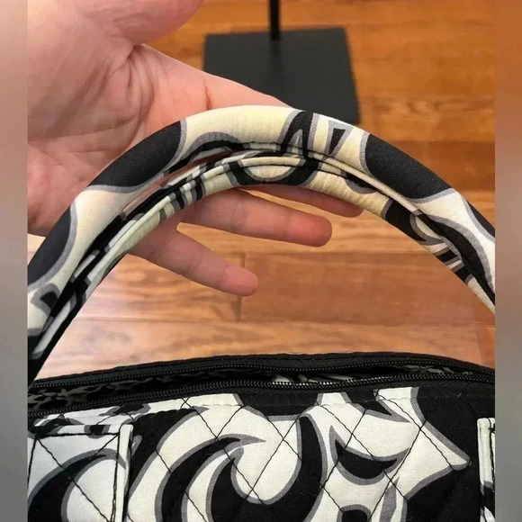 Vera Bradley Weekend Black-White Floral Travel/Diaper Bag - Picture 7 of 13